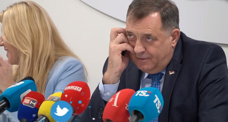 Dodik prekinuo konferenciju za medije da bi se javio na telefon Draganu Čoviću