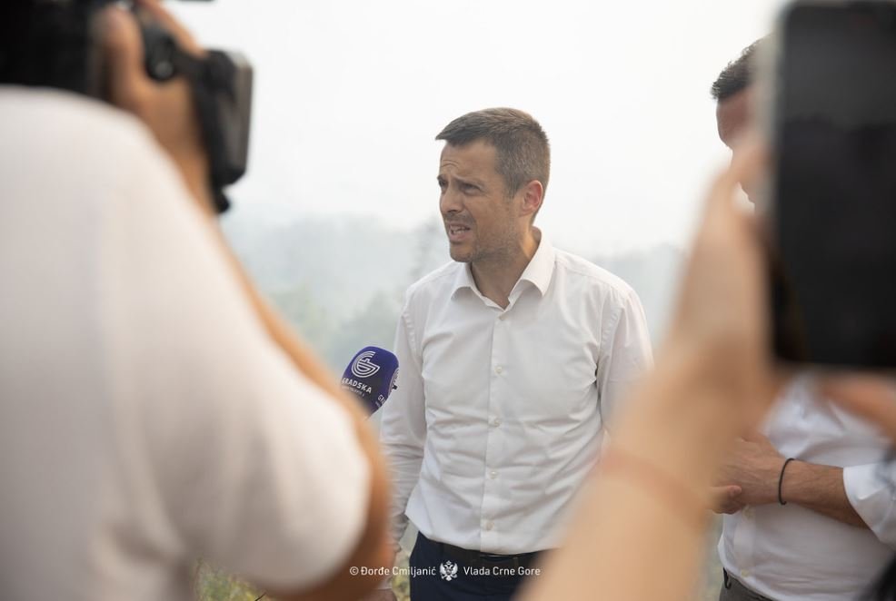 Mujović: Situacija je teška, jedino uz sinhronizovanu akciju gradskih službi i policije možemo se nadati dobrom rezultatu