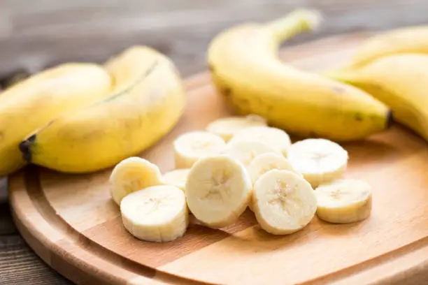 Znate li zašto bi trebalo da perete banane i lubenicu prije nego što ih ogulite?