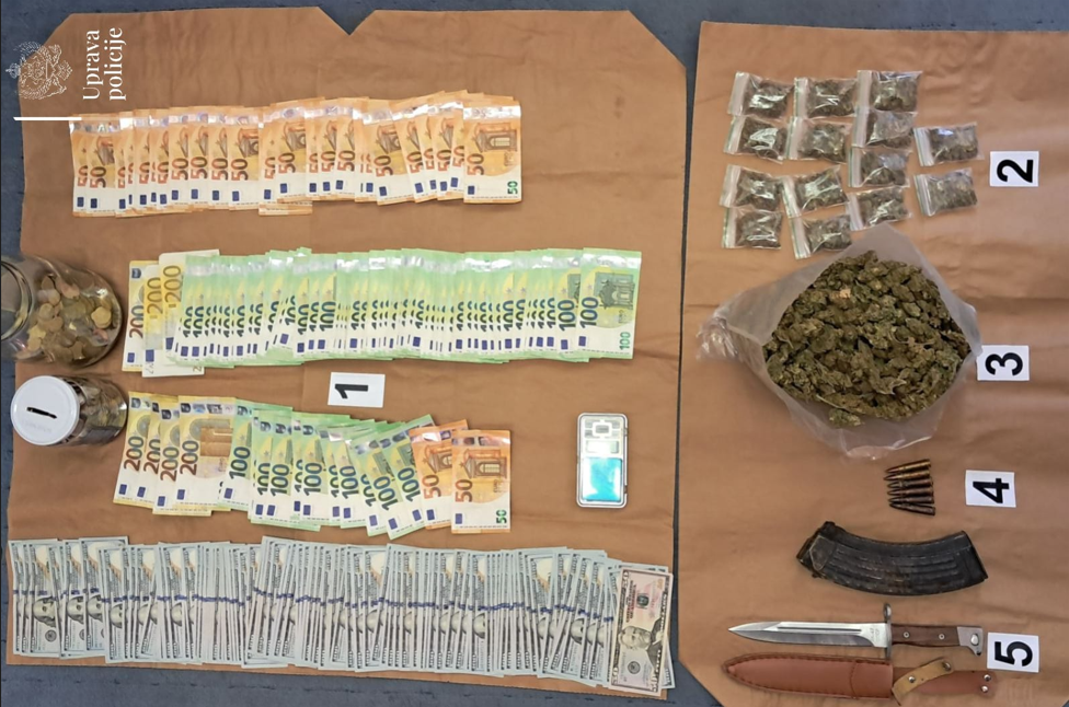 Plav: Podnijeto osam krivičnih prijava protiv pet osoba od kojih je jedna uhapšena dok se za drugom traga; oduzeti novac, oružje, municija...