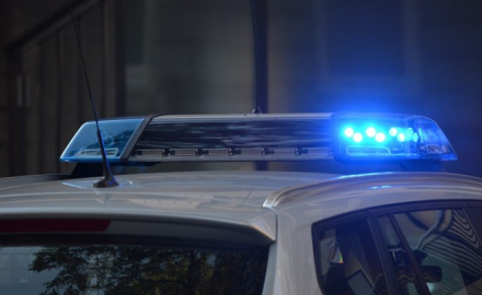 Rupa od dva metra na putu, vozač povrijeđen