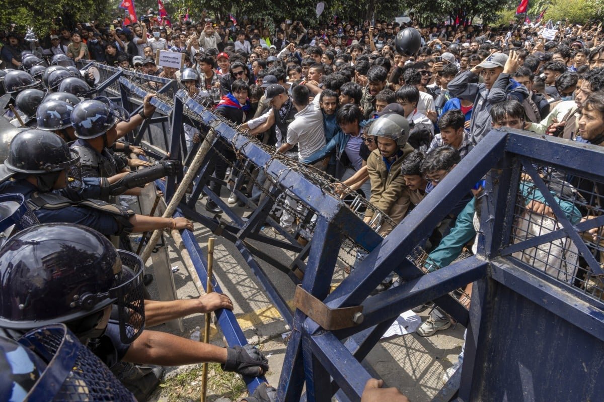 Nepal ukinuo zabranu društvenih mreža nakon što je 19 osoba poginulo tokom antikorupcijskih protesta, uveden policijski sat