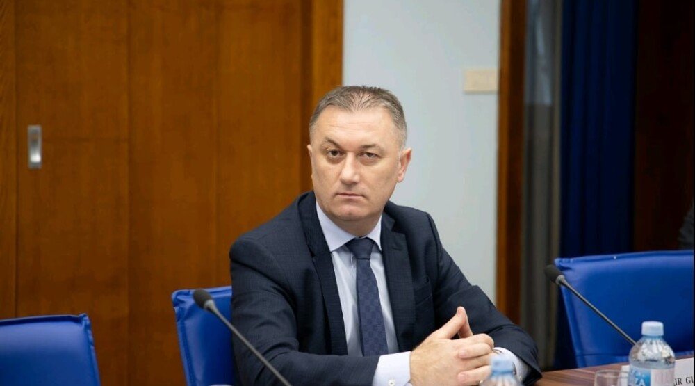Crnu Goru u posljednjih 12 godina napustilo skoro 94 hiljade građana, u prosjeku 22 dnevno