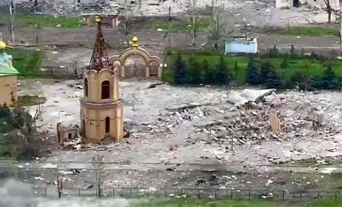 Rusi uništili pravoslavni hram u Bahmutu (video)