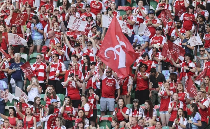 Arsenal i Kristal Palas sklapaju novi posao!