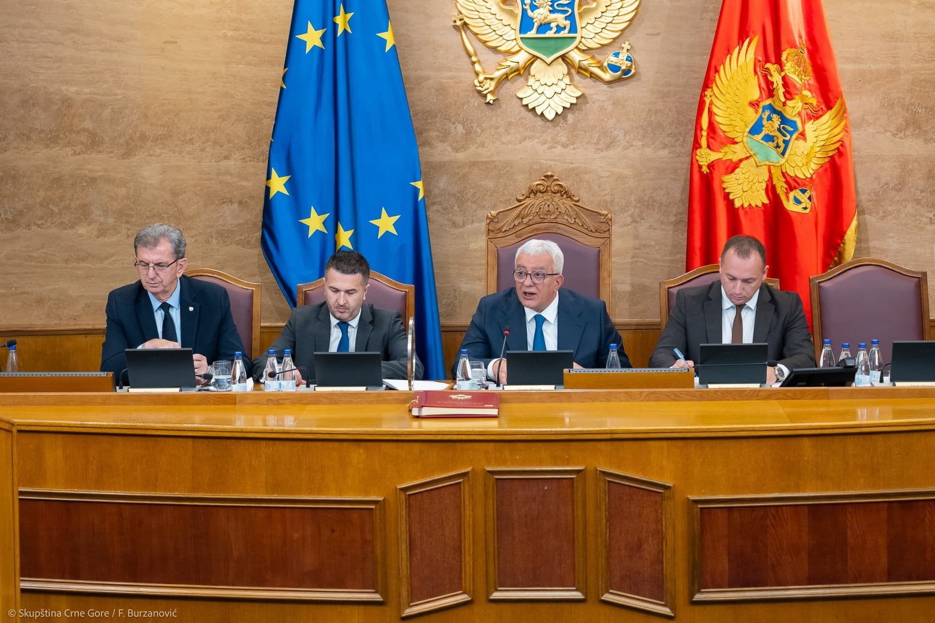 Mandić: Nema nam bliže zemlje od Srbije, u adekvatnom momentu riješiće se pitanje statusa srpskog jezika
