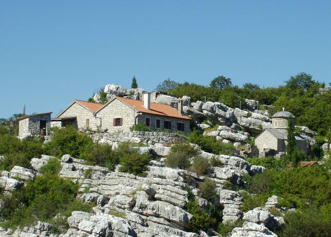 Zločin nad manastirom Starčevo