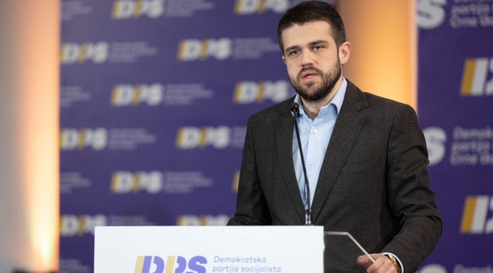 Nikolić: Ni elementarno dostojanstvo više ne stanuje u redovima PES-a