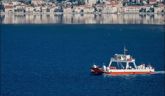 Abazović: Država za sedam dana prihodovala 127.116 eura od trajektne linije Kamenari-Lepatani