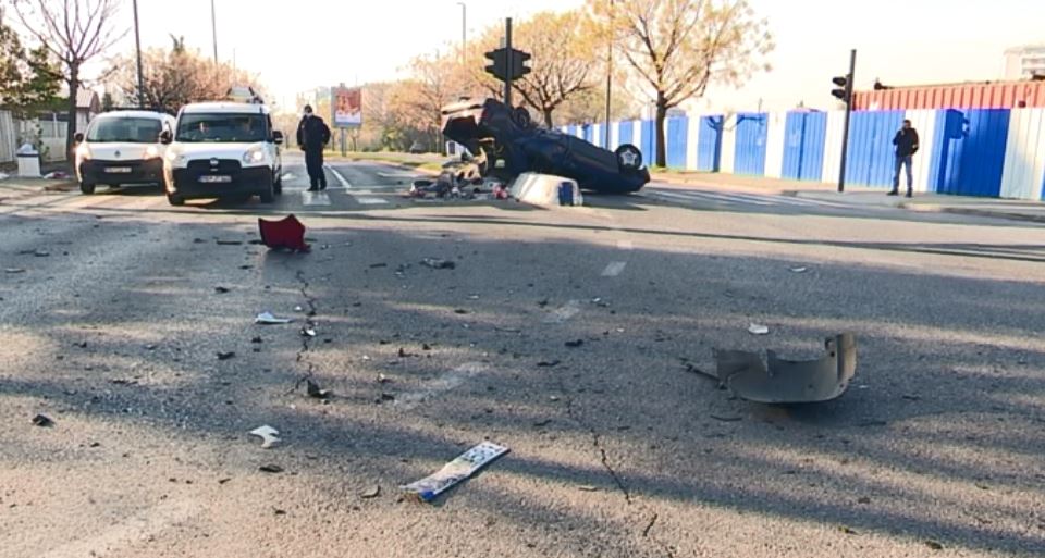 Udes kod Kliničkog, automobil završio na krovu