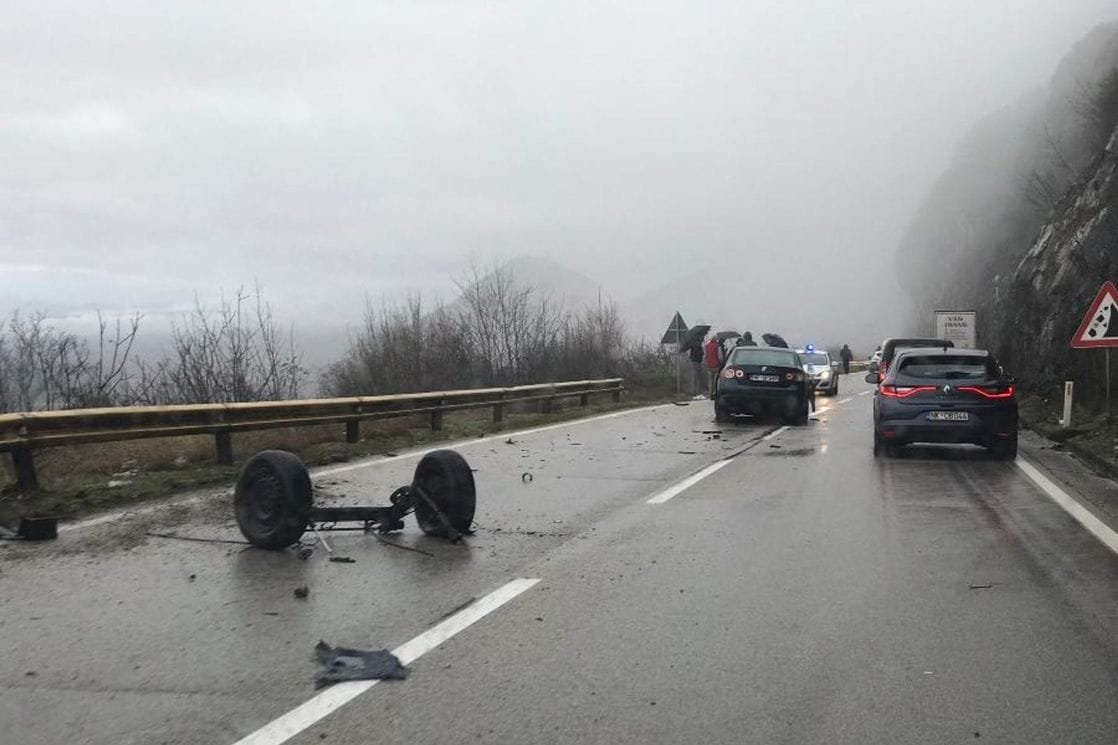 Put Nikšić - Danilovgrad: Sudarilo se više auta i kamion