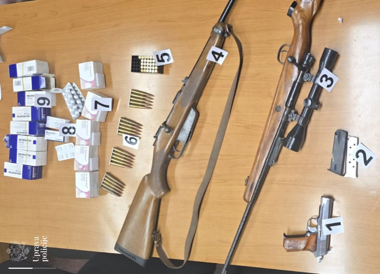 Berane i Andrijevica: Policija oduzela nelegalno oružje i opijate, jedno lice procesuirano