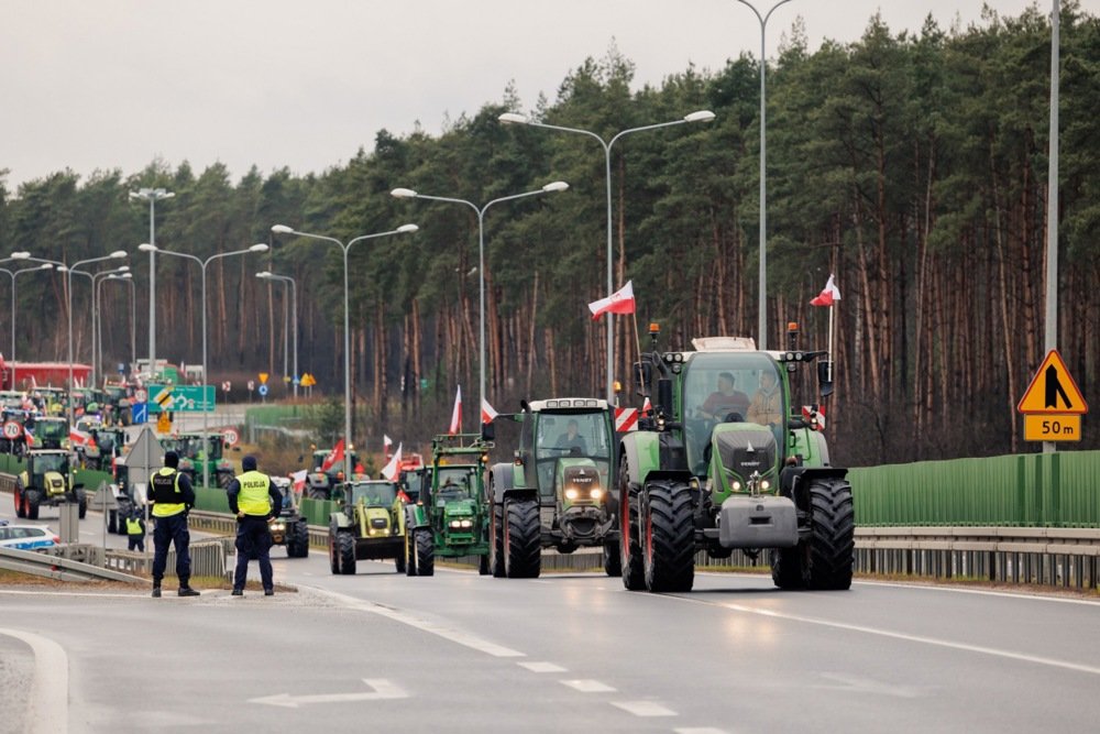 Poljska zabrinuta jer se na protestima poljoprivrednika pojavljuju proputinovski slogani