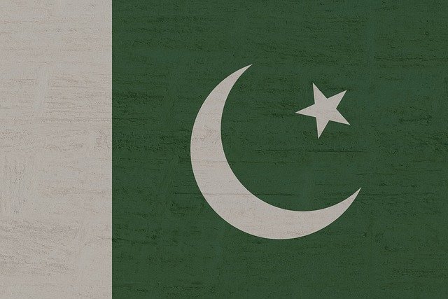 Samoubilački napad usmrtio 13 pakistanskih vojnika blizu afganistanske granice, kažu izvori