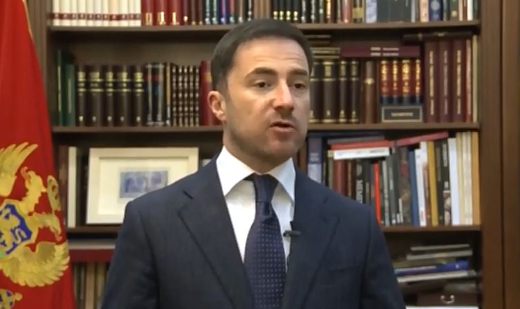 Pogledajte kako su devastirane freske i grobna mjesta; Bogdanović: Zakon garantuje očuvanje crkava