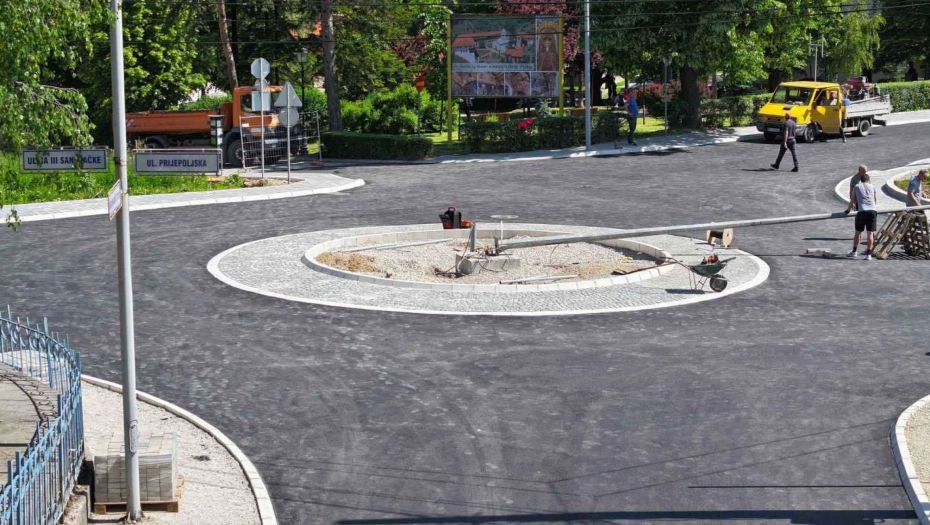 Opština Pljevlja poziva na otvaranje prvog kružnog toka u tom gradu - Vraneš napravio "Malu Slaviju"