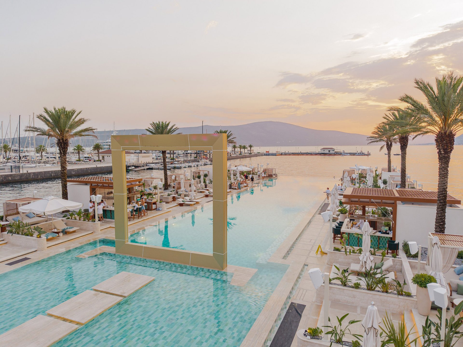 AURA Beach spaja zvuk Ibice i Dubaija na Jadranu – DJ Themba u Porto Montenegru