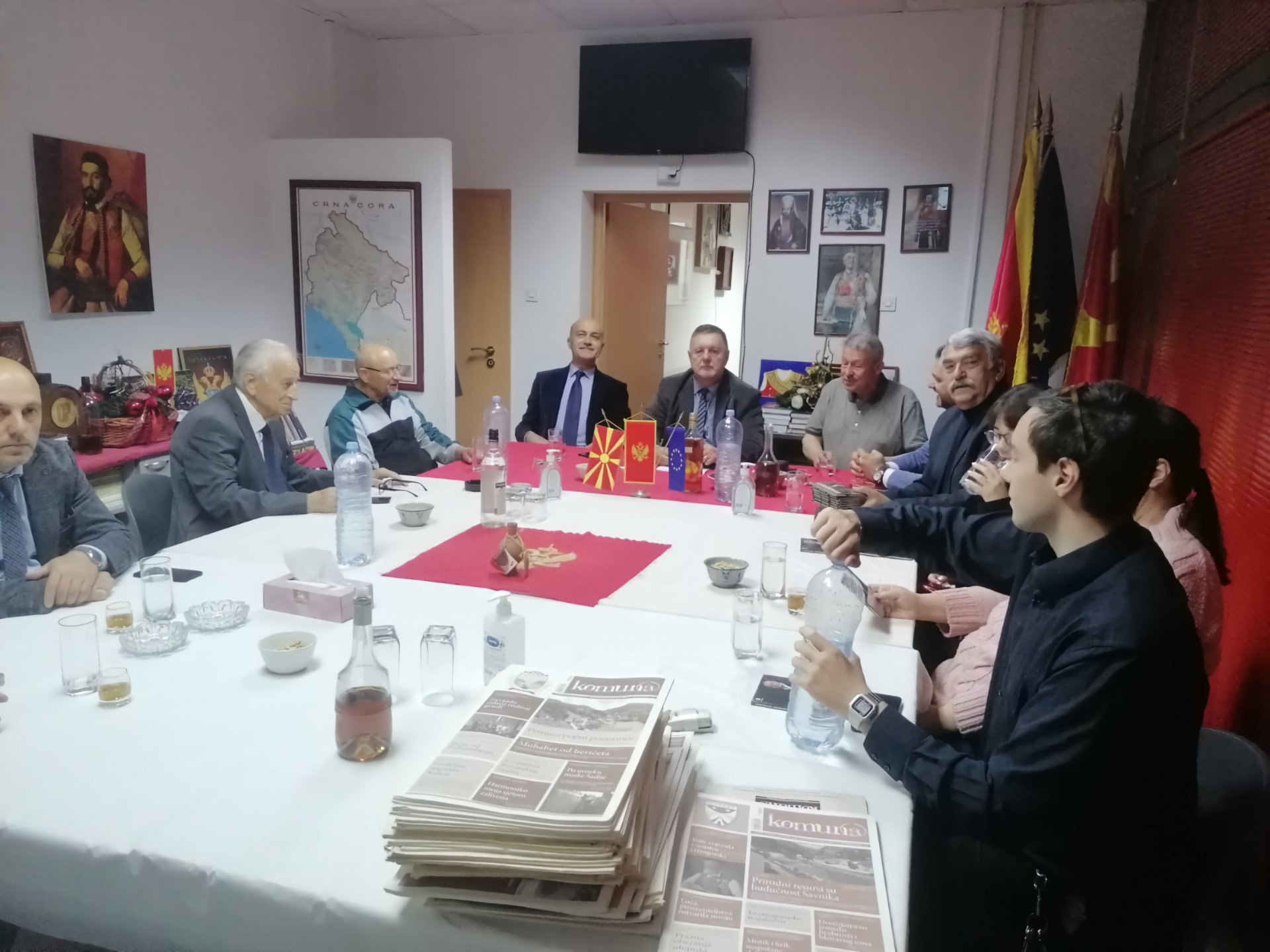 Na promociji časopisa Komuna u Skoplju najavljen tematski broj posvećen crnogorsko-makedonskom prijateljstvu