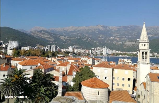U Budvi uhapšen policijski službenik zbog sumnje na zloupotrebu službenog položaja na štetu državljanina Turske
