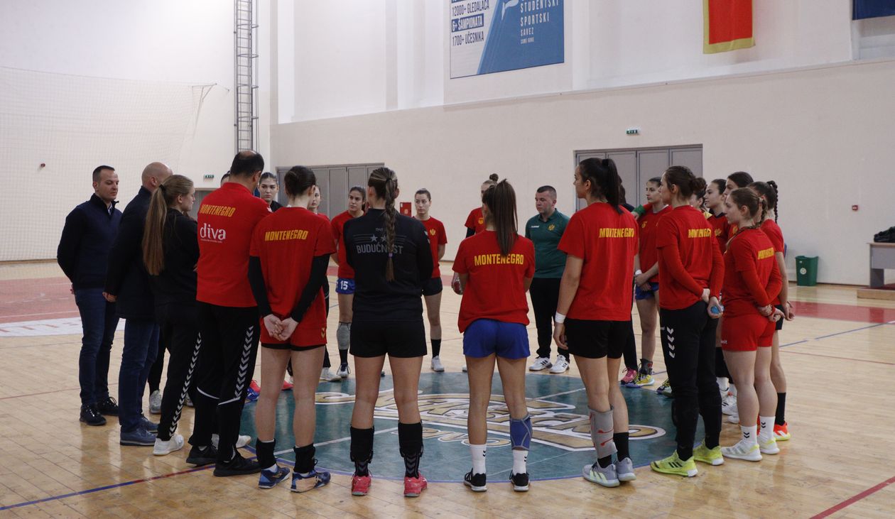 Juniorke počele pripreme za kvalifikacioni turnir za Svjetsko prvenstvo