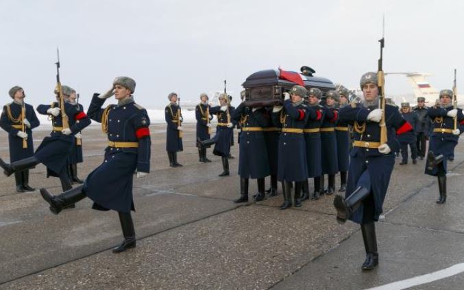 30.000 ljudi na sahrani ruskog pilota