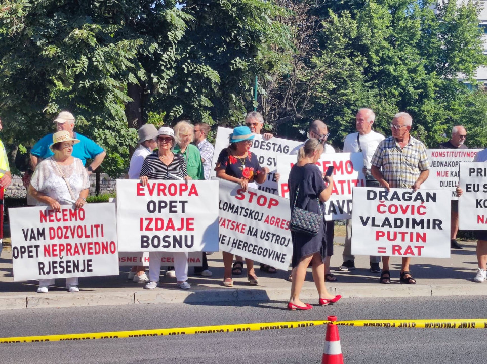 Završeni protesti ispred OHR-a: Novi najavljeni za sjutra od 13 sati