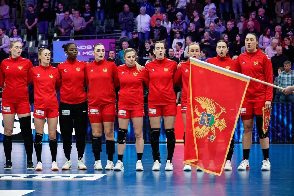 Meč odluke: Lavice večeras sa Srbijom za četvrtfinale SP!