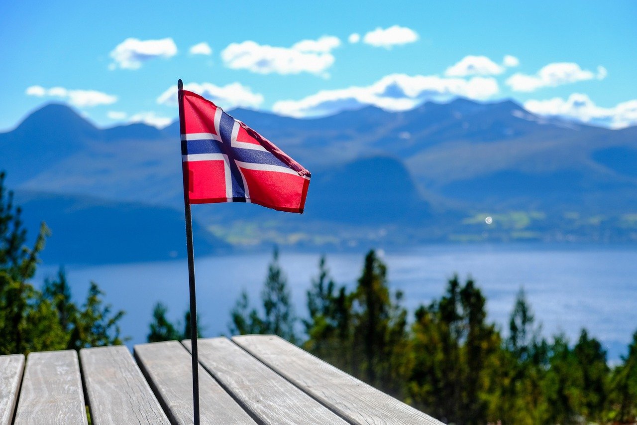 Norvežani biraju novi parlament u tijesnoj trci opterećenoj geopolitičkom neizvjesnošću