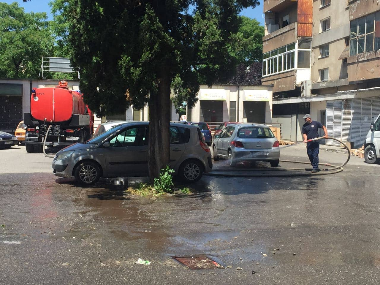 Nesreća na parkingu ispred škole "Maksim Gorki", jedna osoba stradala