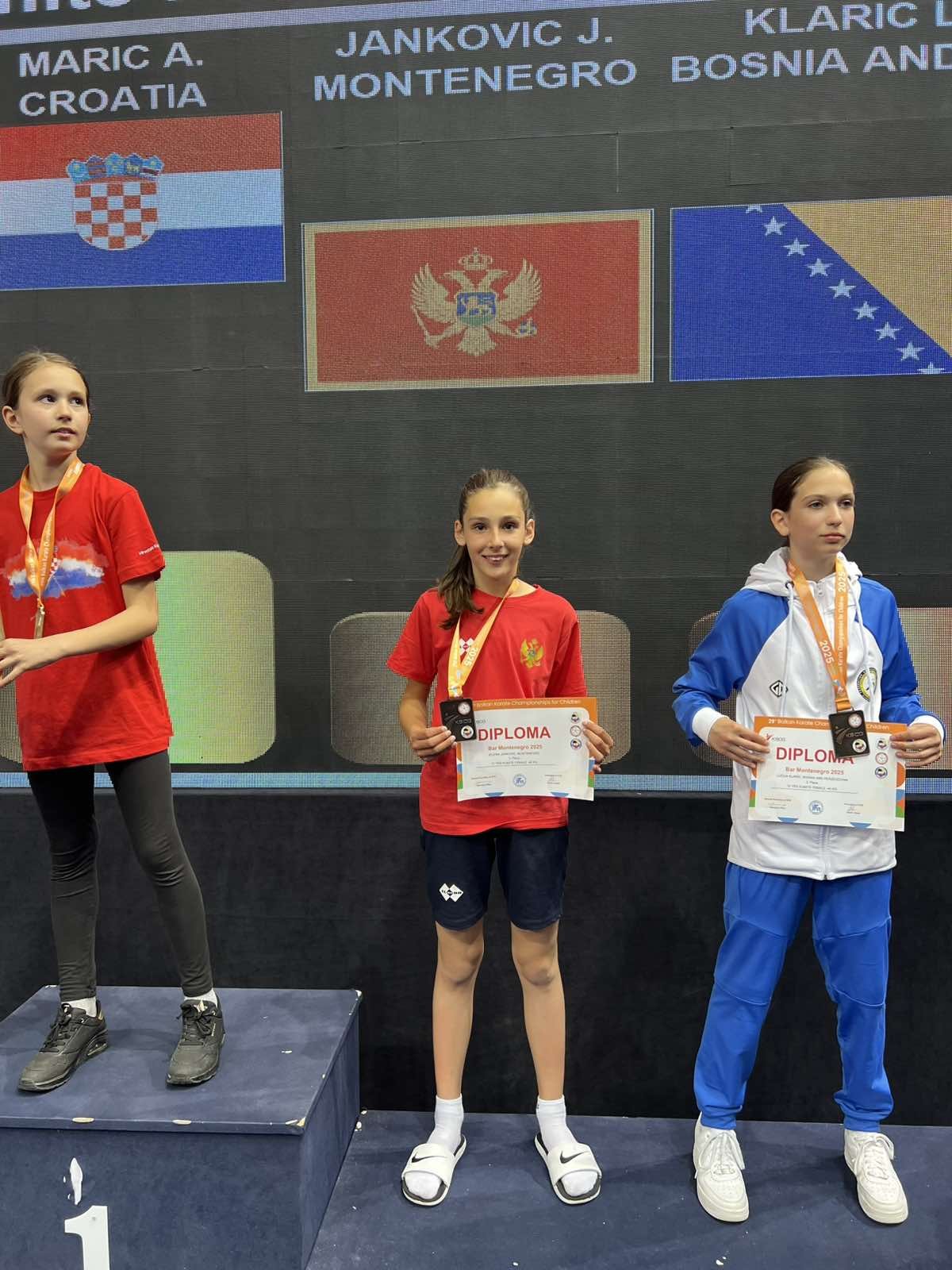 Jelena Janković iz Karate kluba Šavnik osvojila bronzanu medalju u konkurenciji  takmičara iz 13 zemalja
