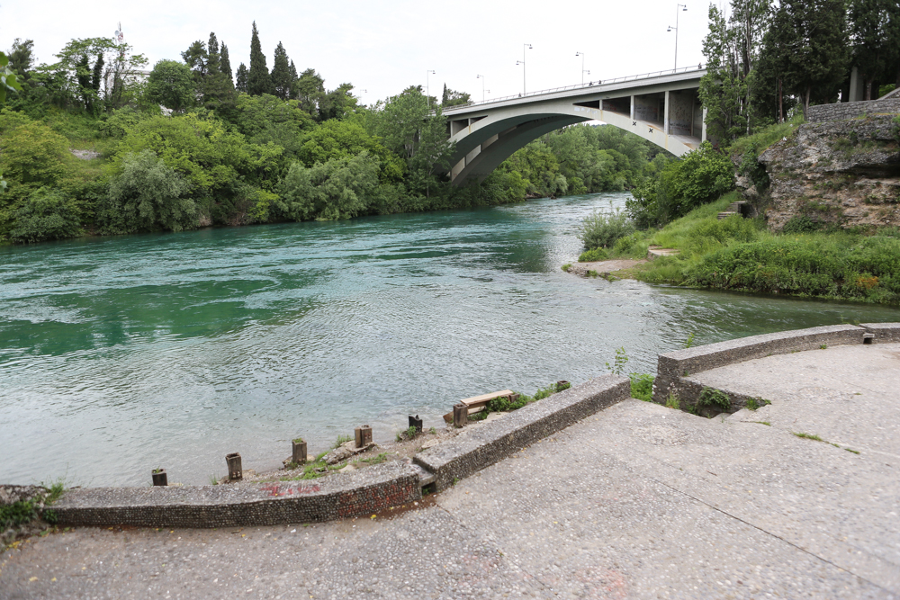 Sjutra oblačno, povremeno kiša