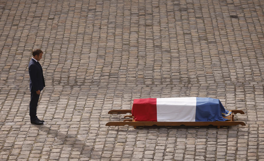 Francuska se nacionalnom ceremonijom oprostila od Belmonda