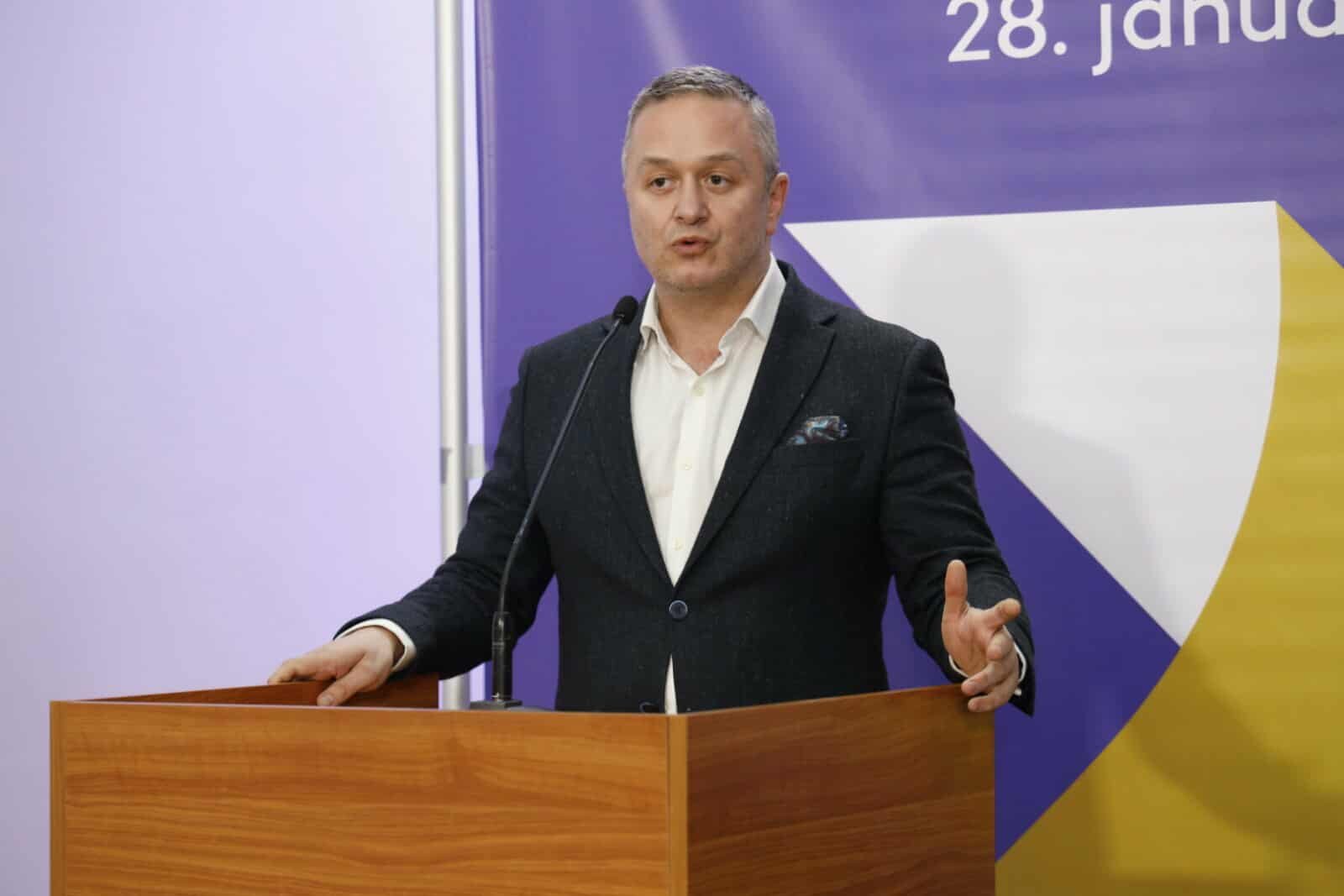 Dizdarević za Antenu M: Crna Gora kasni sa otvaranjem prostora za ravnomjernu zastupljenost žena u procesima donošenja odluka