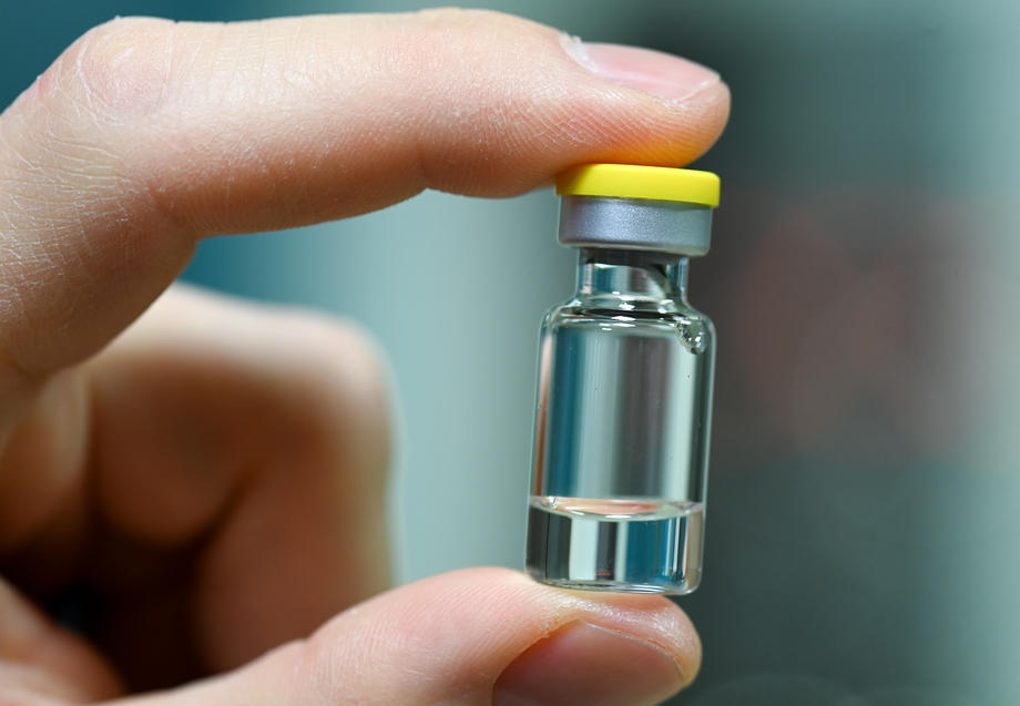 SZO objavila koliko se ljudi mora vakcinisati da bi se zaustavilo širenje korone