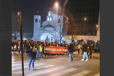 Protest zbog najave o smjeni Vlade: Okupljanje kod hrama uz gusle