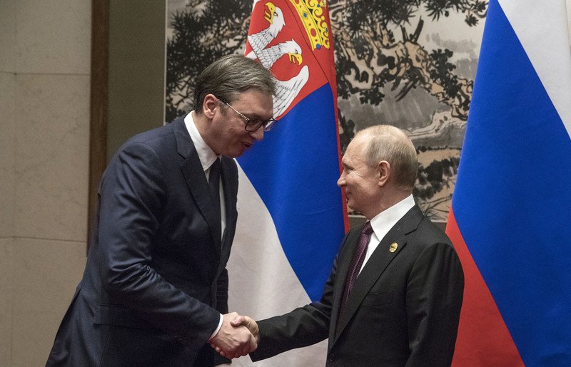 Srbija definitivno kreće u Putinov zagrljaj!? Predložen zloglasni zakon zbog kojeg ‘car iz Kremlja‘ ima golemu moć