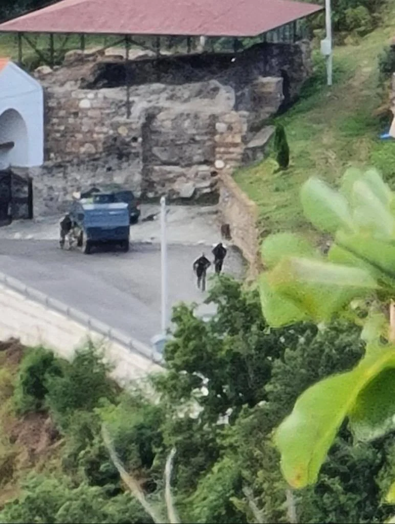 Eparhija raško-prizrenska: Naoružani ljudi upali u manastir Banjska, sveštenstvo zaključano u konak