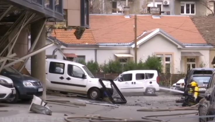 Poginula jedna osoba, ima povrijeđenih, uništena vozila: Snimci sa mjesta nesreće u Beogradu