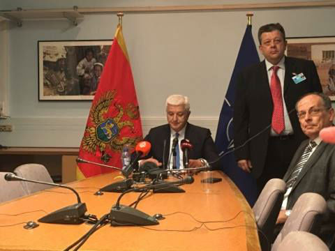 Marković o Trampovom guranju: To je bezazlena situacija!