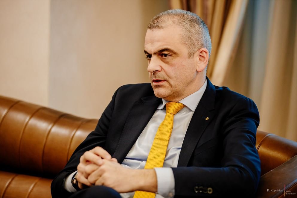 Niković: Vatrogasac zbrinut u Hitnoj, troje građana imalo problem sa disanjem, ne izlazite bez potrebe i nosite maske