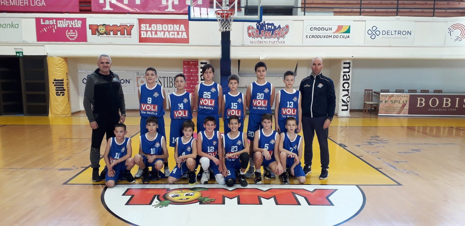 Mlađi pioniri ekipe Budućnost Voli sa dvije pobjede završili turnir u Splitu