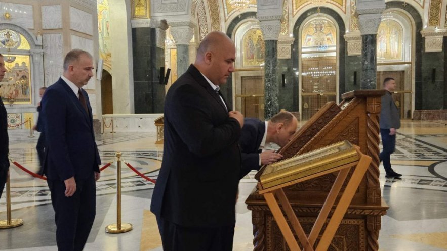 Striković: S obzirom na to da je Vraneš  studirao medicinu 14 godina, sreća je da obavlja posao predsjednika Opštine Pljevlja.