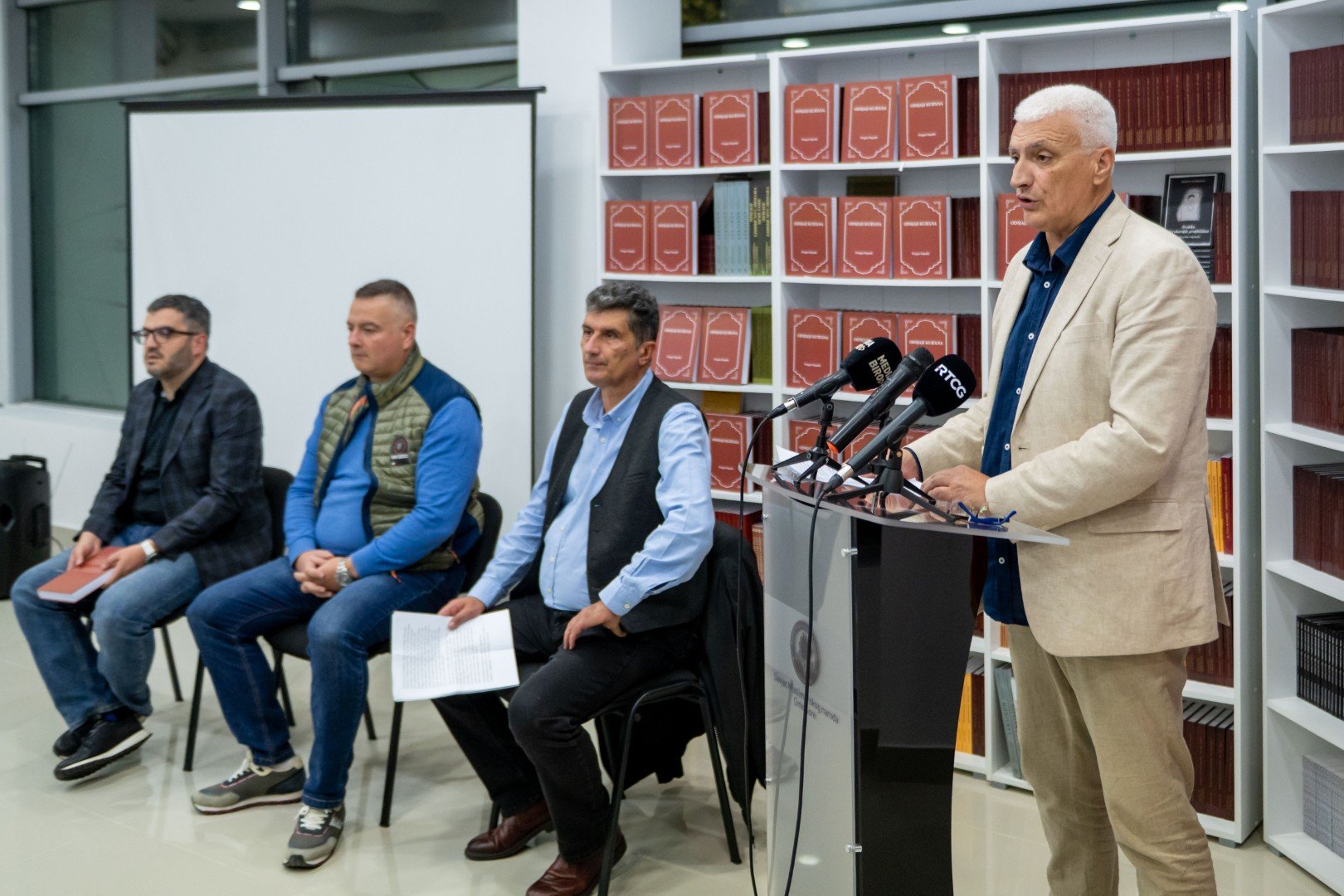 Promovisana knjiga Odsjaji Kur'ana Dragana Popadića