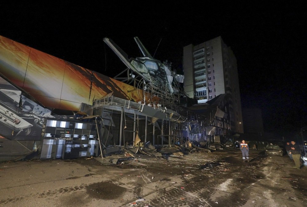 Četvoro poginulo u masovnom ruskom napadu na Harkov