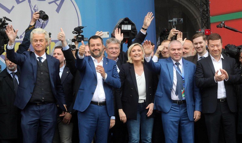 Desničari pobjeđuju širom svijeta; traženje krivca u „ekonomiji“ ne vodi nikuda