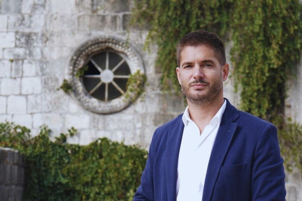 Zenović: PES prodaje Slovensku plažu MK Grupi