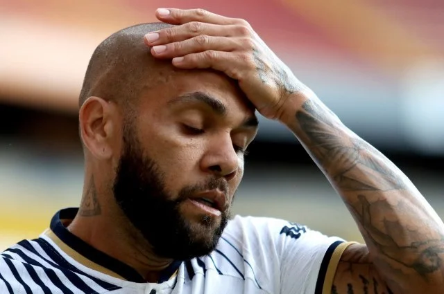 Dani Alves dobio otkaz
