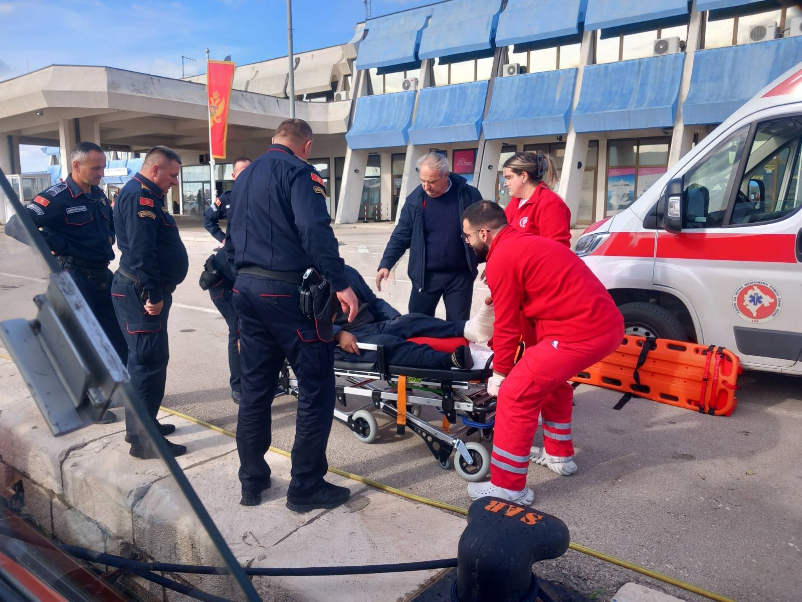 UPSUL: Evakuacija i zbrinjavanje povrijeđenog albanskog ribara