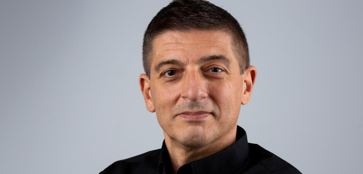 Ukrasima na tragediju, ćutnjom na moral