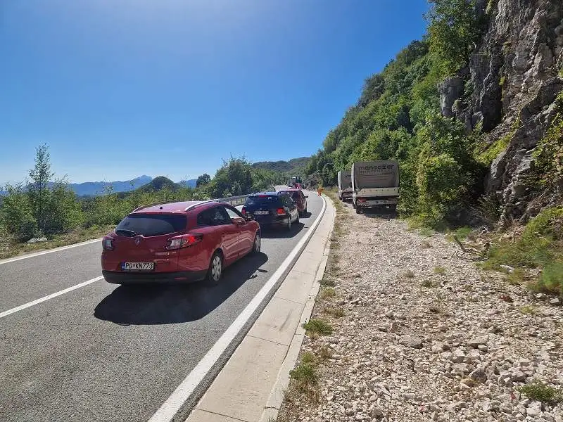 Privremena izmjena režima saobraćaja na putu Cetinje – Budva zbog radova u Obzovici